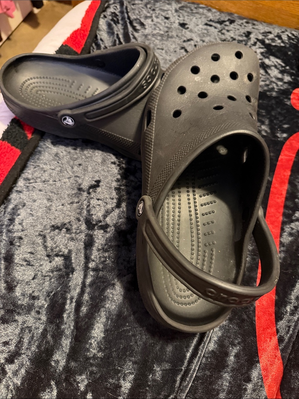 Men’s black crocs